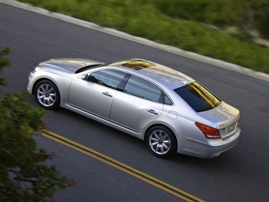  Hyundai Equus 2010 года  (US) (фото 35 из 68)